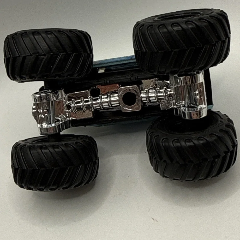 Hot Wheels Monster Jam Trucks Avenger Lot Off-Road 1/64 Purple / Blue Chevy Rare